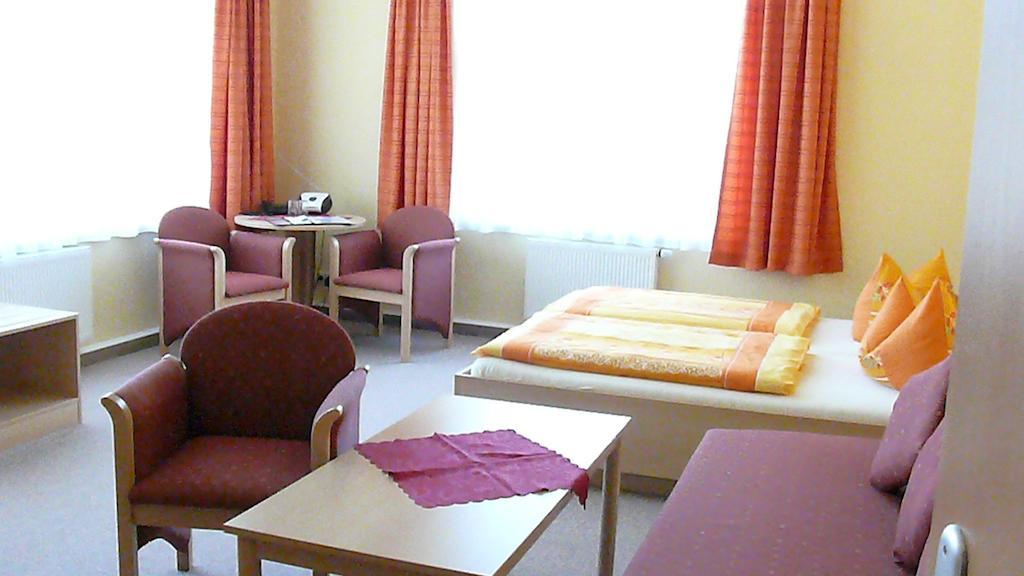 Pension Kreisel Bad Kosen Chambre photo